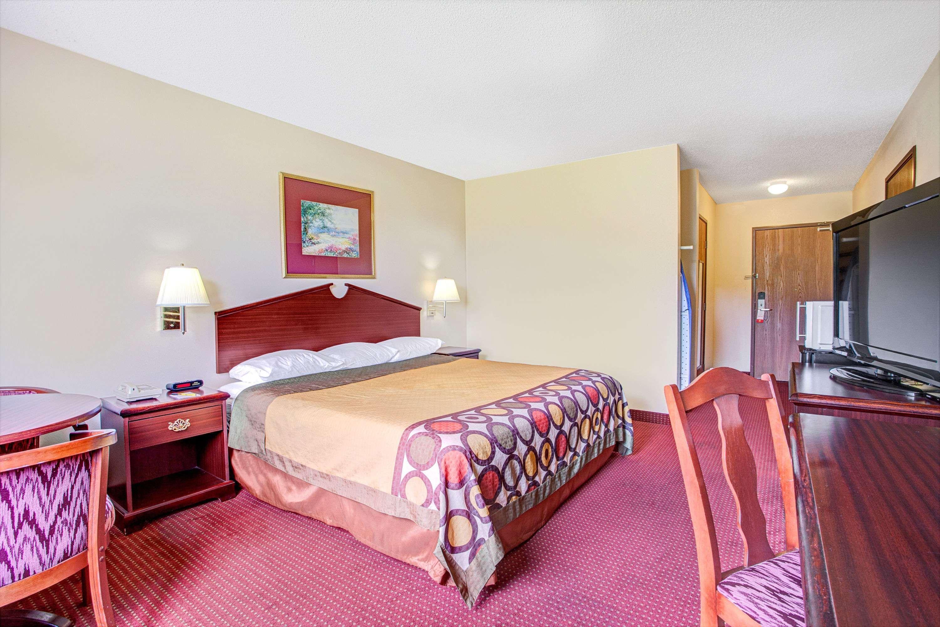 ซูเปอร์ 8 บาย วินด์แฮม คลินตัน Hotel ภายนอก รูปภาพ