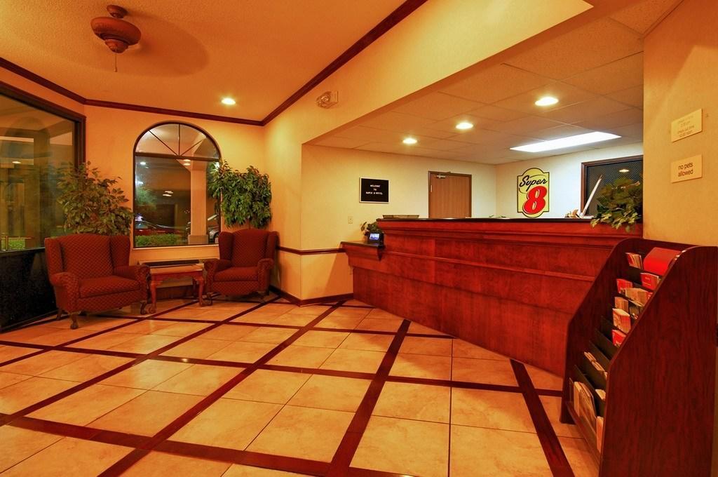 ซูเปอร์ 8 บาย วินด์แฮม คลินตัน Hotel ภายนอก รูปภาพ